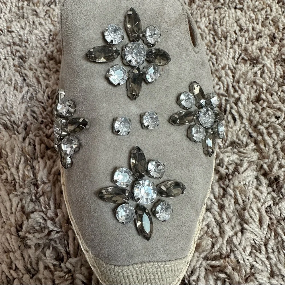 Halogen Blythe Crystal Embellished Espadrille Mule in Stone Suede Size 8.5